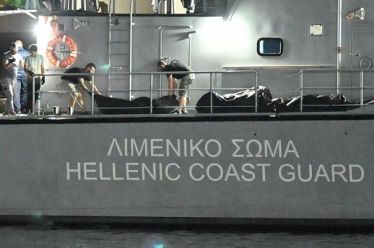 Γαλάζια πατρίδα, κόκκινη θάλασσα