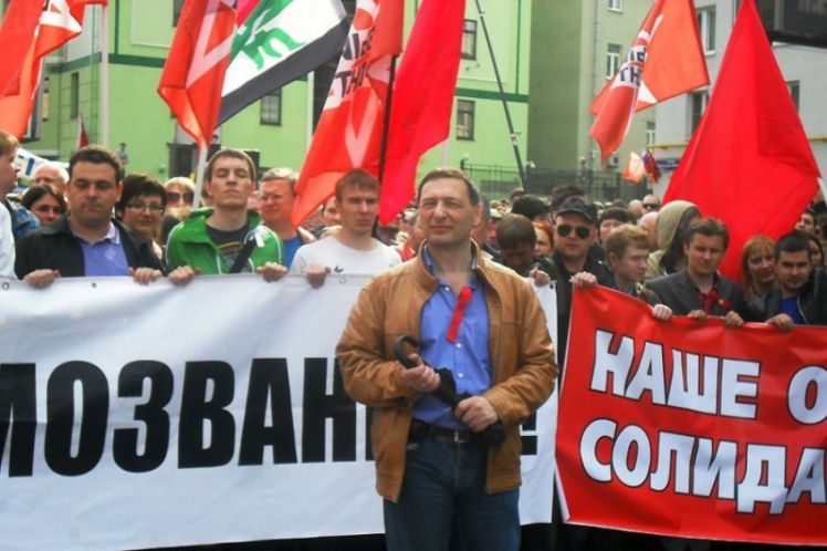 Φυλακίστηκε ο ρώσος μαρξιστής Μπόρις Καγκαρλίτσκι λόγω της αντίθεσής του στον πόλεμο, της Αντωνίας Πάνου