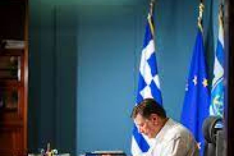 Στις πόσες ατομικές πολιτικές ευθύνες έρχεται η κεντρική ανάληψη ευθύνης;