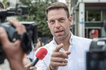 Από την πάλη των τάξεων στον πόλεμο των ταυτοτήτων