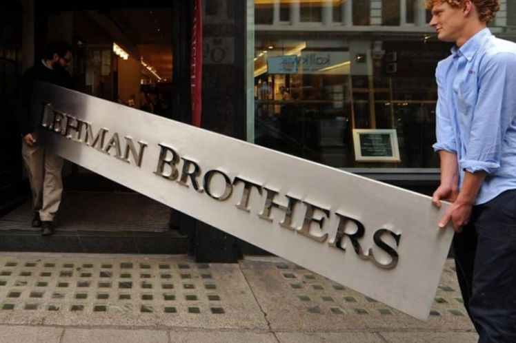 Lehman Brothers: 15 χρόνια μετά το “θηρίο” ξαναβγαίνει απ’ το κλουβί του