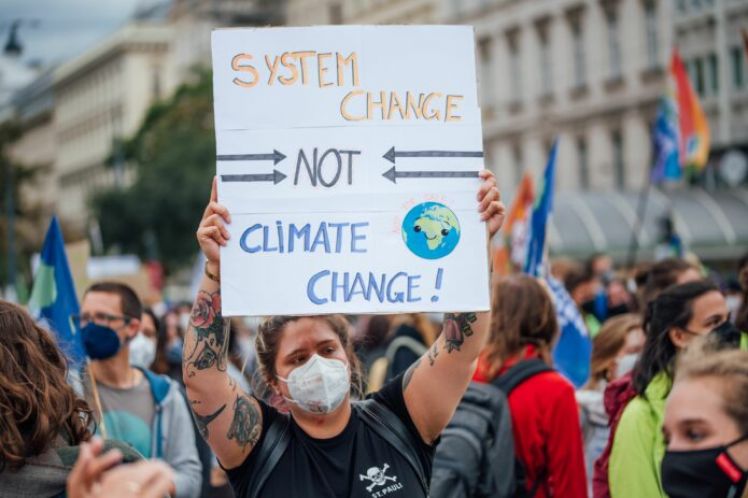 Η Cop28 φεύγει, τα ορυκτά καύσιμα μένουν, η καταστροφή συνεχίζεται