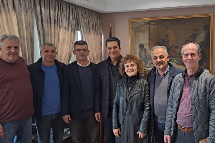 Ο Δήμαρχος Αγρινίου Γιώργος Παπαναστασίου  συναντήθηκε με τους  Διευθυντές των Ειδικών Σχολείων που συμμετείχαν στην χριστουγεννιάτικη εκδήλωση «Christmas Street Music Festival».