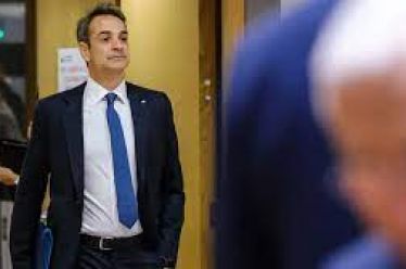 Ενας μασκαράς άγιος στην Ηρώδου Αττικού