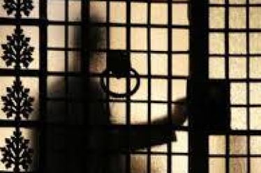 Τα μνημόνια και η «πίσω πόρτα» του Μαξίμου
