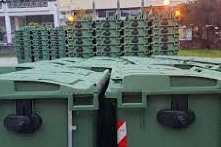 Νέους πράσινους κάδους παρέλαβε η Διεύθυνση  Καθαριότητας και  θα τοποθετηθούν  σε όλο το εύρος του Δήμου Αγρινίου. 