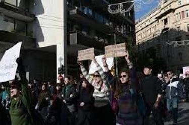 Οσοι μπορούν να πληρώσουν, όσοι δεν μπορούν ας βρουν άλλη…