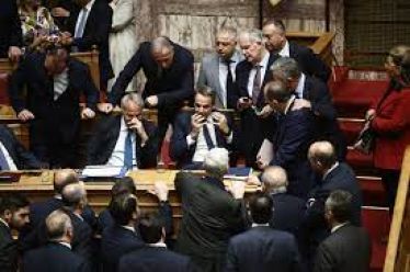 Μομφές χωρίς απαντήσεις