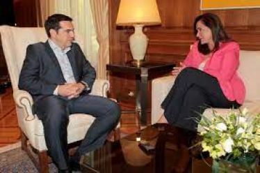Ο Τσίπρας με τη Ντόρα στο Κόσοβο. Κατρακύλα χωρίς τέλος…