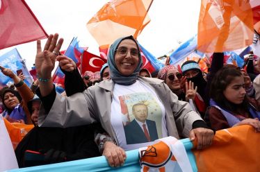 Η ήττα του Ερντογάν στις δημοτικές δίνει νέα ώθηση στην κεμαλική αντιπολίτευση, της Αντωνίας Πάνου