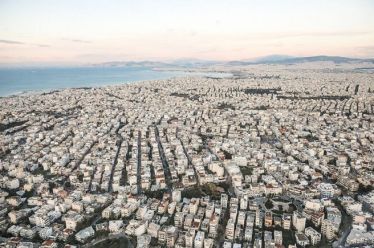 Στα υπόγεια είναι η θέα;, της Μαριάννας Τζιαντζή