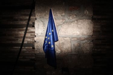 Τι αποκαλύπτουν για την κατάντια της ΕΕ τα 50 δις…