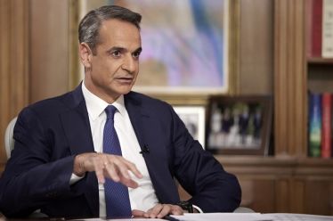 Οι εκλογές δείχνουν (και προκαλούν) πολιτική κρίση, του Θανάση Σκαμνάκη