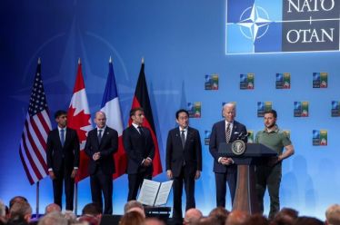 Μας πάνε σε πολύ μεγάλο πόλεμο μετά τις εκλογές. Μπλέκουν…