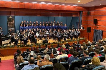 Μαγευτική μουσική βραδιά στο Christmas Concert στο Αμφιθέατρο της Περιφερειακής Ενότητας Αιτωλοακαρνανίας