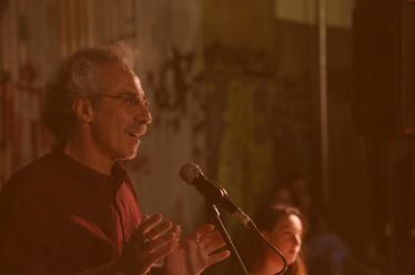 Καταγγέλουμε τη λογοκρισία και την επιχείρηση δολοφονίας χαρακτήρα της κυβέρνησης εναντίον του δημοσιογράφου Πέτρου Παπακωνσταντίνου