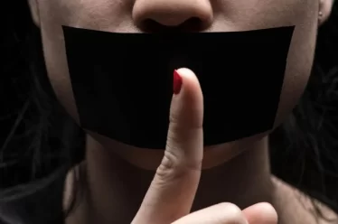 Οι εποχές μακαρθισμού δεν θα έρθουν, τις ζούμε!