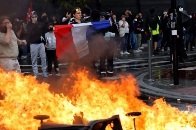 Η απεργία όξυνε την πολιτική κρίση στη Γαλλία, της Αντωνίας Πάνου