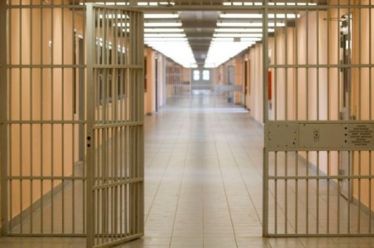 Γιωτόπουλος: «Ντε φάκτο κατάργηση της υπό όρους αποφυλάκισης»