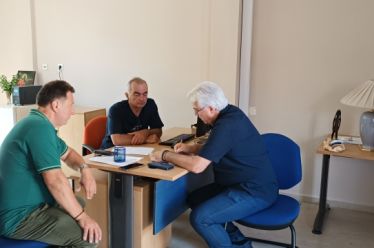 ΣΚΛΗΡΗ ΚΡΙΤΙΚΗ – ΕΛΕΓΧΟΣ ΚΑΙ ΕΡΩΤΗΜΑΤΑ ΤΟΥ ΔΗΜΗΤΡΗ ΤΡΑΠΕΖΙΩΤΗ ΠΡΟΣ ΤΗ ΔΗΜΟΤΙΚΗ ΑΡΧΗ ΑΝΥΠΑΡΚΤΟ ΤΟ ΕΡΓΟ ΣΑΣ ΣΤΗ Δ.Ε. ΘΕΣΤΙΕΩΝ (ΠΑΝΑΙΤΩΛΙΟ – ΚΑΙΝΟΥΡΓΙΟ – ΝΕΑ ΑΒΟΡΑΝΗ) ΕΓΚΑΤΑΛΕΛΕΙΜΕΝΕΣ ΚΑΙ ΚΑΤΕΣΤΡΑΜΕΝΕΣ ΟΙ ΥΠΟΔΟΜΕΣ