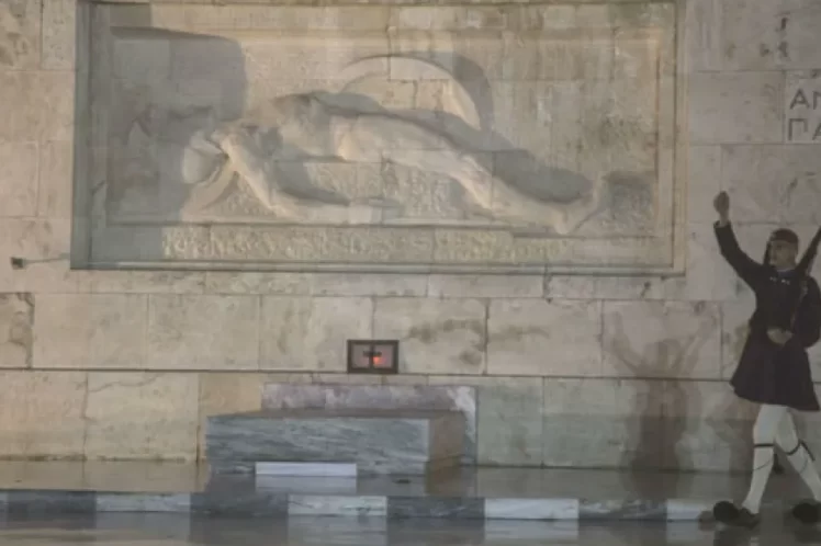 Να φύγει ο Άγνωστος Στρατιώτης από την Πλατεία Συντάγματος