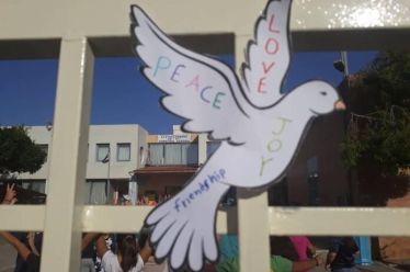 Τα νήπια δεν έχουν ανάγκη από εθνικισμό, αλλά από φροντίδα