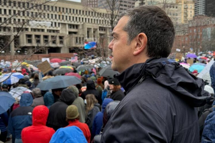 Τα δέκα ατοπήματα του Τσίπρα // του Κώστα Καλλωνιάτη