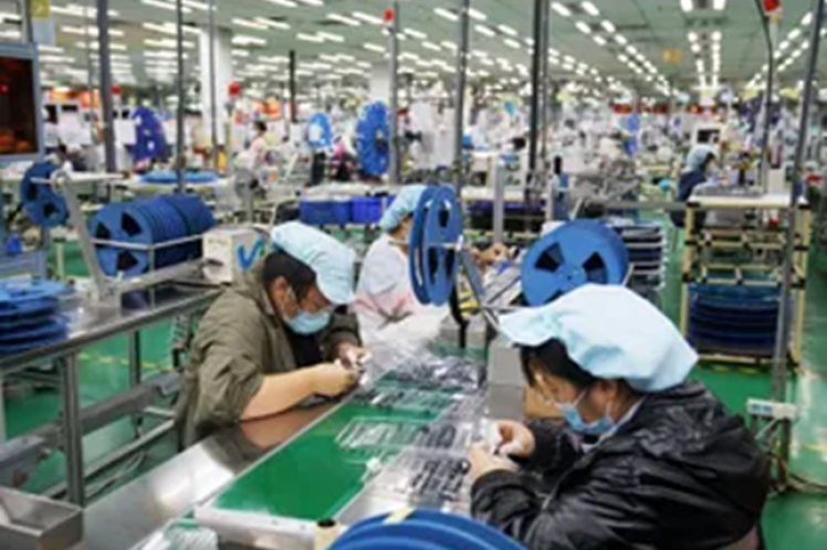 Άγρια εκμετάλλευση πίσω από το κινέζικο τεχνολογικό θαύμα, της Αντωνίας Πάνου