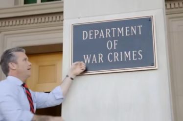 Αμερικανικά εγκλήματα πολέμου στα ανοικτά της Βενεζουέλας από τον υπουργό…