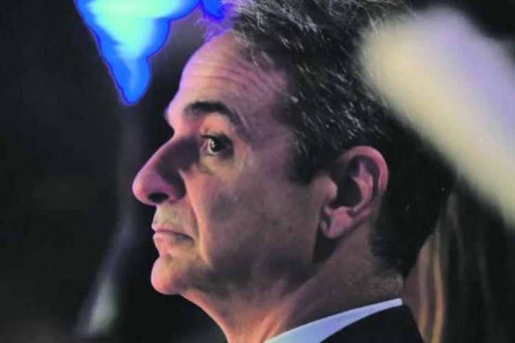 Πολιτική με το μάτι στις δημοσκοπήσεις