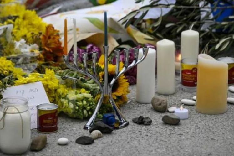 Μην ακούτε τους βρικόλακες που εκμεταλλεύονται την τραγωδία στο BondiBeach