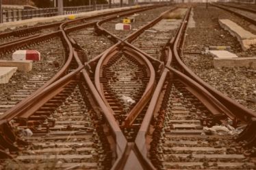 Αρκετά με τον σιδηρόδρομο – ασφαλιστήριο κερδών της Hellenic Train