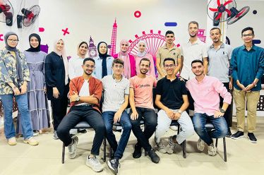 Συνέντευξη με φοιτητές/ριες ιατρικής στη Γάζα: “Σπουδάζουμε, παλεύουμε, βοηθάμε τον κόσμο να αντέχει”