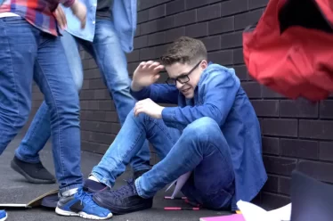 Γιατί νεανική βία;