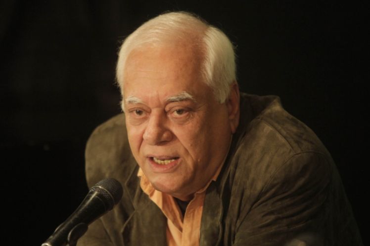 Τι “γκρεμίζει”, αλήθεια, ο κ. Καρτερός;