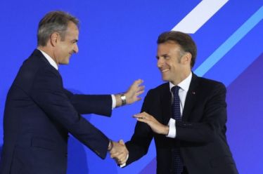 “Κάντε κάτι να πέσει ο Μητσοτάκης”