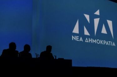 Κυβέρνηση σε κρίση, αντιπολίτευση σε αφασία