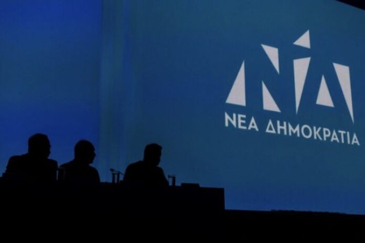 Κυβέρνηση σε κρίση, αντιπολίτευση σε αφασία