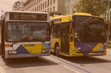 Οι συγκοινωνίες της Αθήνας δεν σώζονται με επικοινωνιακές φιέστες – Η κυβέρνηση πανηγυρίζει ενώ οι πολίτες στοιβάζονται