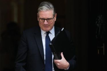 Πρωτοφανής κρίση του δικομματισμού στη Βρετανία