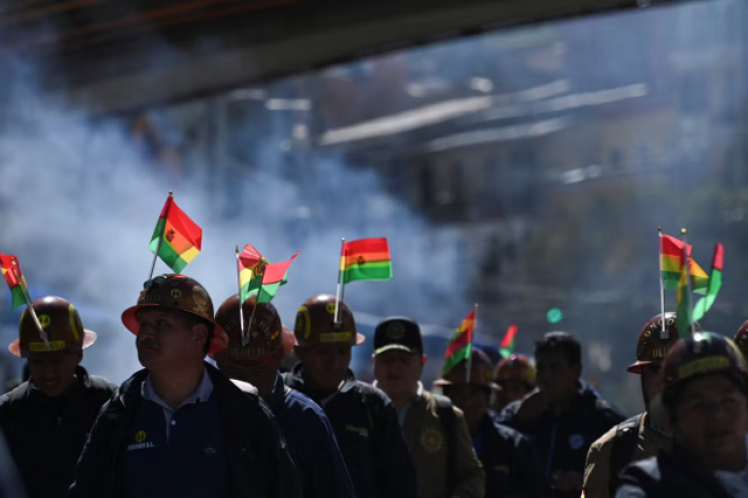 H Βολιβία εξεγείρeται ενάντια στις ΗΠΑ και τον φιλοαμερικάνο πρόεδρο της, της Αντωνίας Πάνου