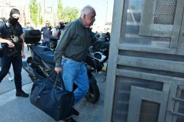 Ο Γιωτόπουλος στη φυλακή, το Μαξίμου κοιμάται ήσυχο, η εκτροπή συνεχίζεται, της Όλγας Μοσχοχωρίτου