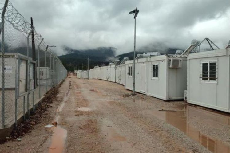 Από τα ασυνόδευτα παιδιά μέχρι τα «χρυσά» κοντέινερ: το προσφυγικό σύστημα της εγκατάλειψης και της κερδοσκοπίας