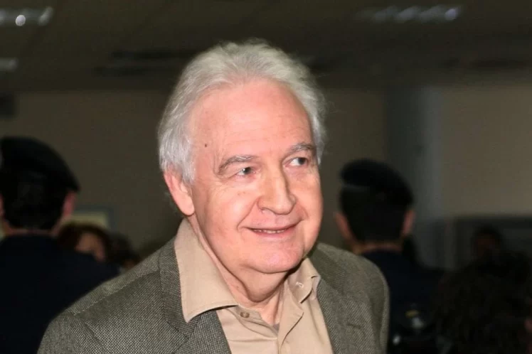 “Αιώνες φαρμάκι, γενιές φαρμάκι” – Η αποφυλάκιση και ο επανεγκλεισμός του Αλέξανδρου Γιωτόπουλου
