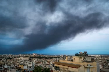 (Φ)ουράνιο θάμα και αντίθαμα