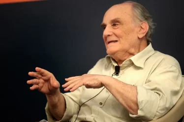 Ράμφος: του έδωσαν έως και λείψανα αγίων