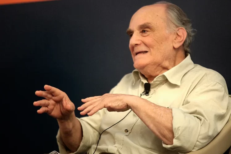 Ράμφος: του έδωσαν έως και λείψανα αγίων