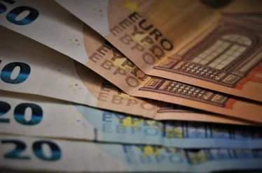 «Ταξική ανάλυση» α λα ΟΟΣΑ…