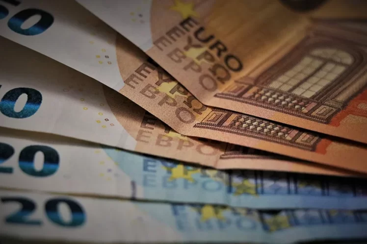«Ταξική ανάλυση» α λα ΟΟΣΑ…