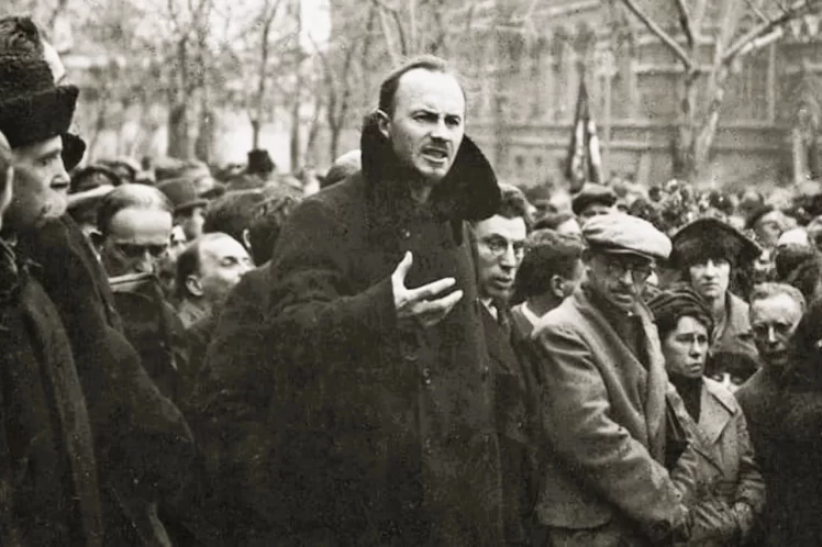 Η θέση του Μπουχάριν στην Ιστορία